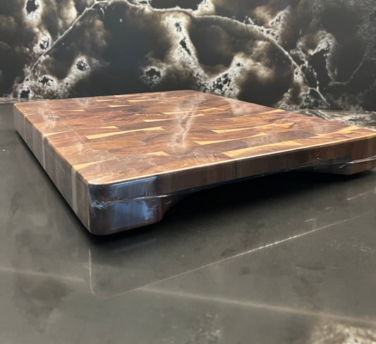 FORTUNA Virtuvinė Pjaustymo Lenta su Rankenomis – Iš Gintarinio Akacijos Medžio